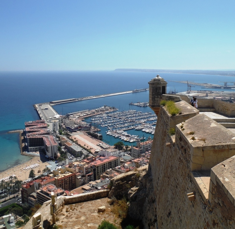 アリカンテ Alicante 光の都 古来より一目置かれる白く輝く港町 アリカンテ スペイン の旅行記 ブログ By Raindanceさん フォートラベル