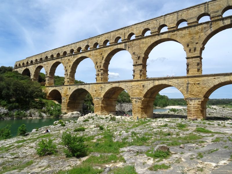 ドライブで回る南フランスの小さい町15 05 02 Day9 世界遺産の街ニームもお祭 その1 ニーム フランス の旅行記 ブログ By Mauiloverさん フォートラベル