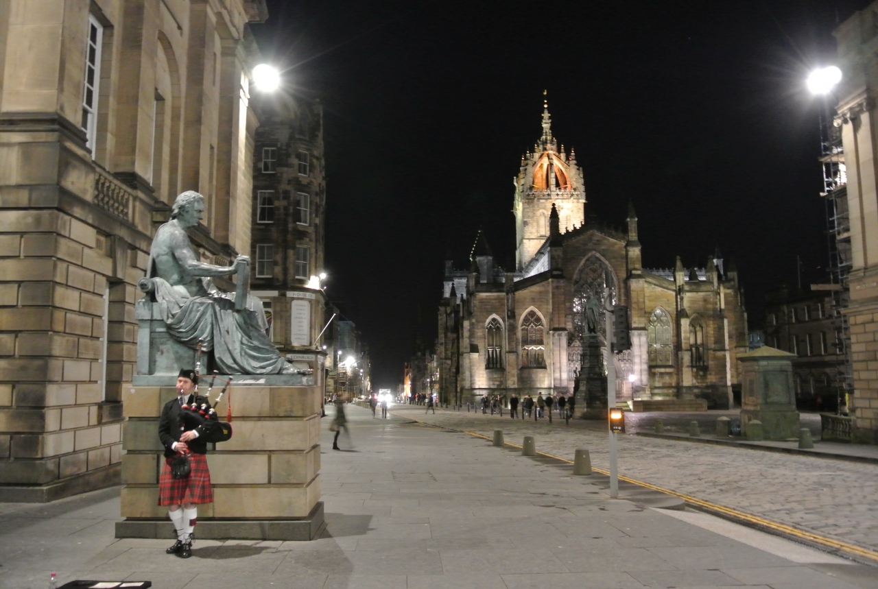 ロンドンに行かないイギリス いよいよスコットランドへやってきた 夜が似合う街エジンバラ編 3 夜 エジンバラ イギリス の旅行記 ブログ By てつやんさん フォートラベル ロンドンに行かないイギリス いよいよスコットランドへやってきた 夜が似合う街エジンバラ編 3 夜 エジンバラ イギリス の旅行記 ブログ By てつやんさん フォートラベル