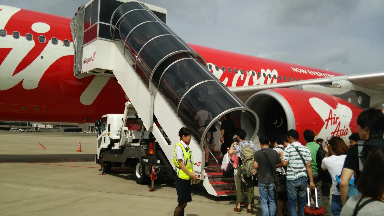 サワディーカ バンコク 1日目 エアアジアのcaは美人ぞろいだぞぉ バンコク タイ の旅行記 ブログ By ころたさん フォートラベル