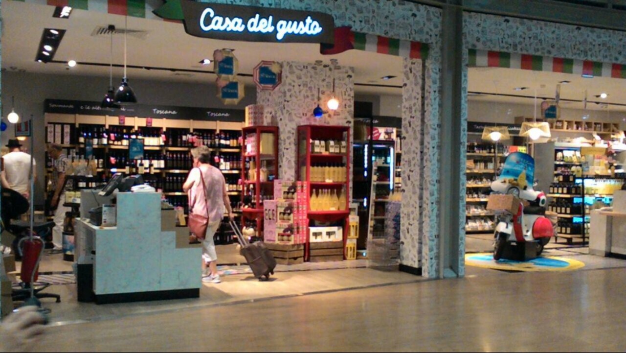 フィウミチーノ空港とシャルルドゴール空港 ローマ イタリア の旅行記 ブログ By ミロのブイ茄子さん フォートラベル