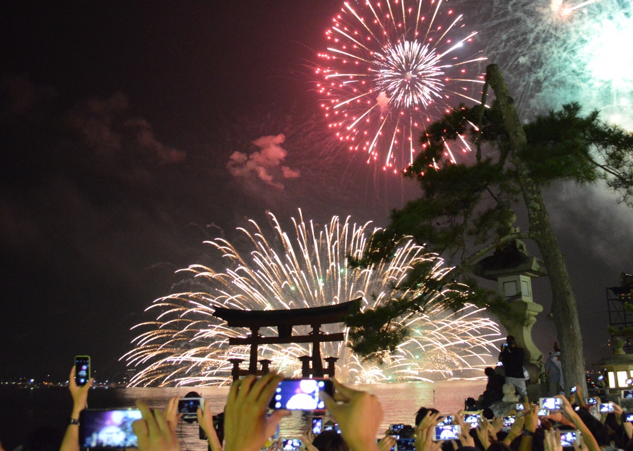 厳島神社をめぐる旅 1 宮島水中花火大会編 宮島 厳島神社 広島県 の旅行記 ブログ By くーもさん フォートラベル