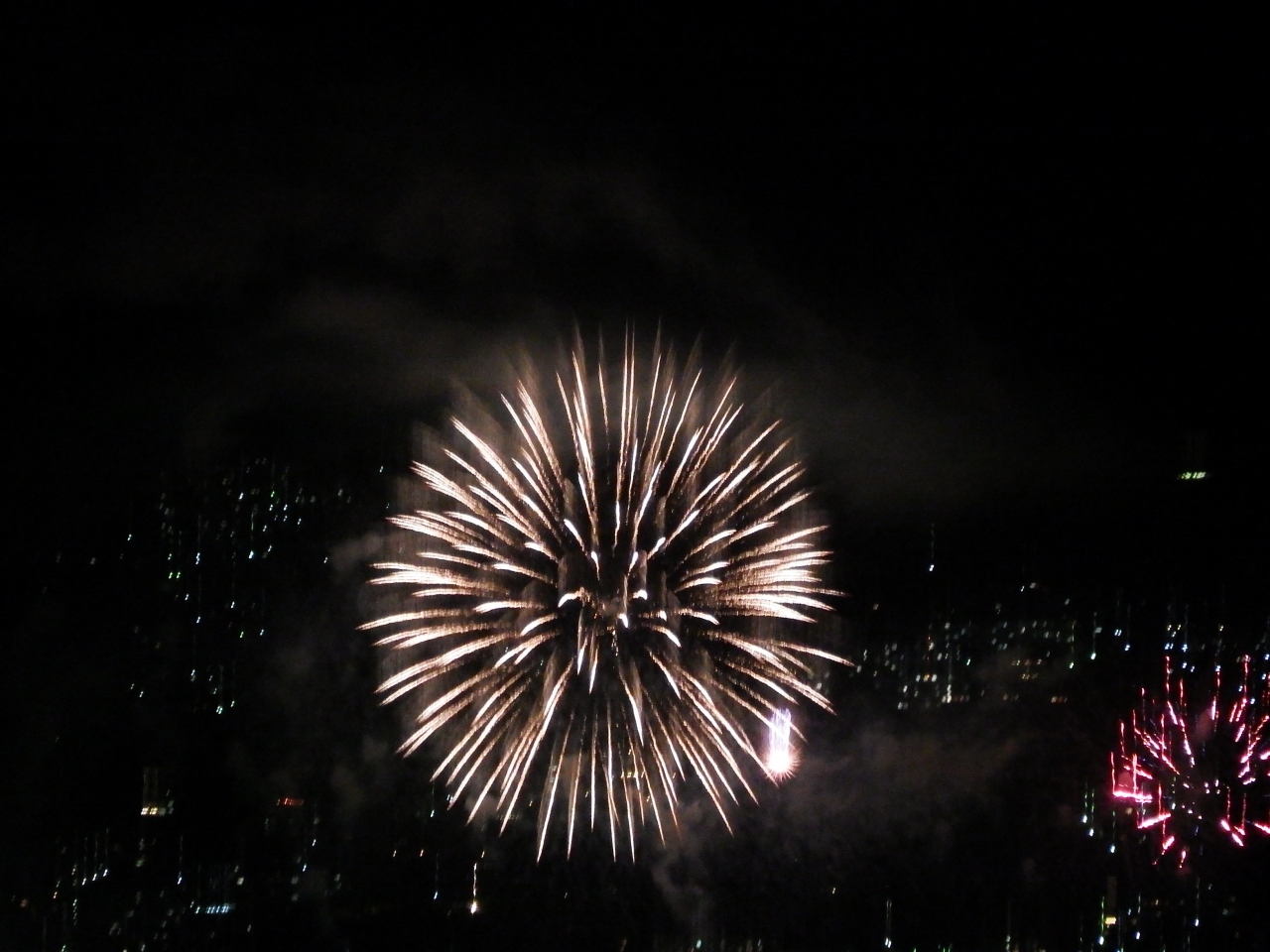 15年 8月 エクシブ初島 熱海花火大会遠写 熱海 静岡県 の旅行記 ブログ By メンデル親父さん フォートラベル