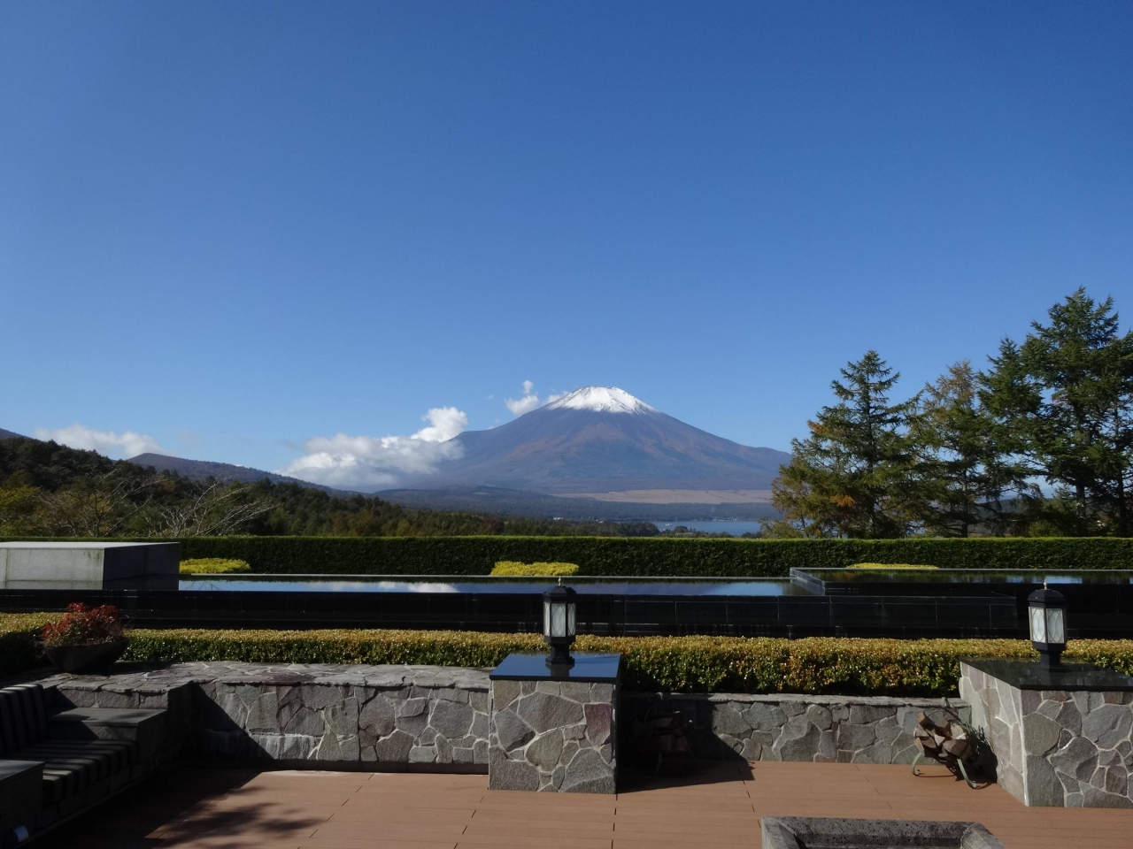 秋の富士山 エクシブ山中湖サンクチュアリビラ 富士宮やきそば うるおいてい 富士 静岡県 の旅行記 ブログ By 出たがりパパさん フォートラベル