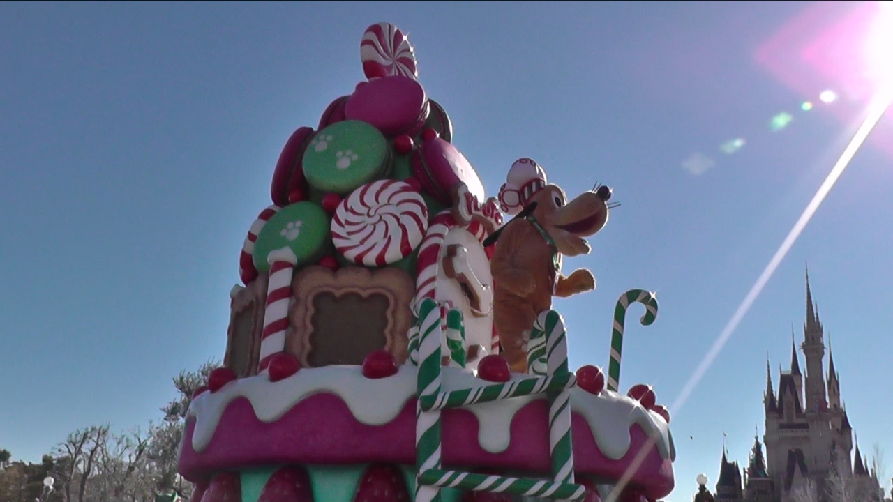 城前で見たディズニーサンタヴィレッジパレード 逆行 東京ディズニーリゾート 千葉県 の旅行記 ブログ By Kirakiracollarさん フォートラベル