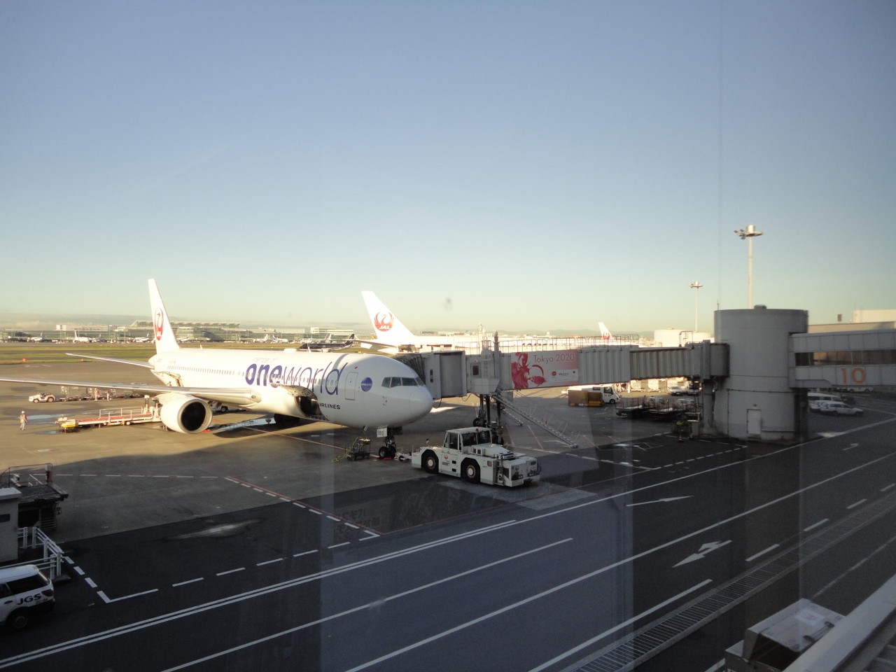 Jgcに入るために 第3回 Oka Sin修行 シンガポール0泊3日弾丸 チャンギ空港のラウンジで仮眠をする スターウォーズを発見 シンガポール シンガポール の旅行記 ブログ By ぴーちゃんさん フォートラベル