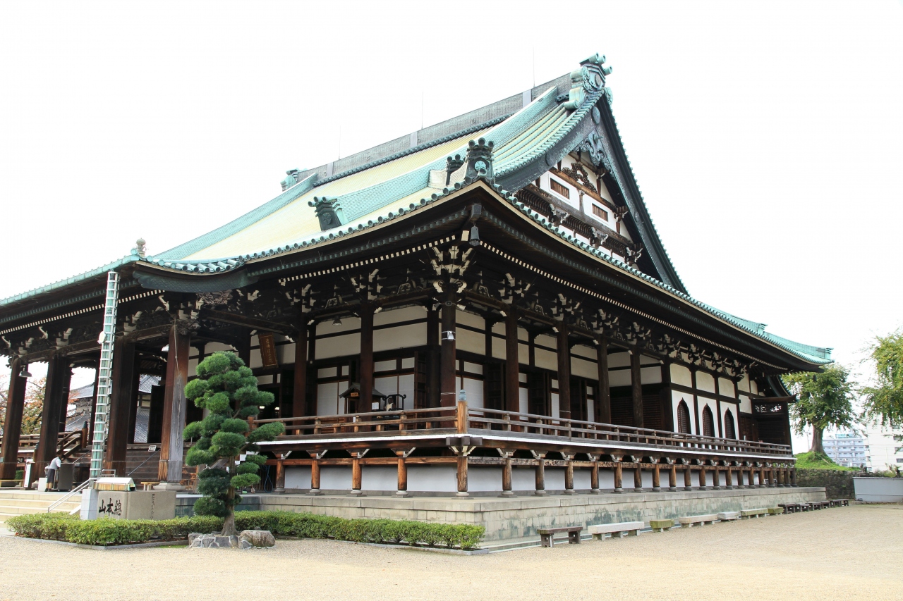 融通念仏宗総本山の大念佛寺に参拝してから、和宗総本山の四天王寺さんへお参り。その後七五三で賑わう住吉大社へ。