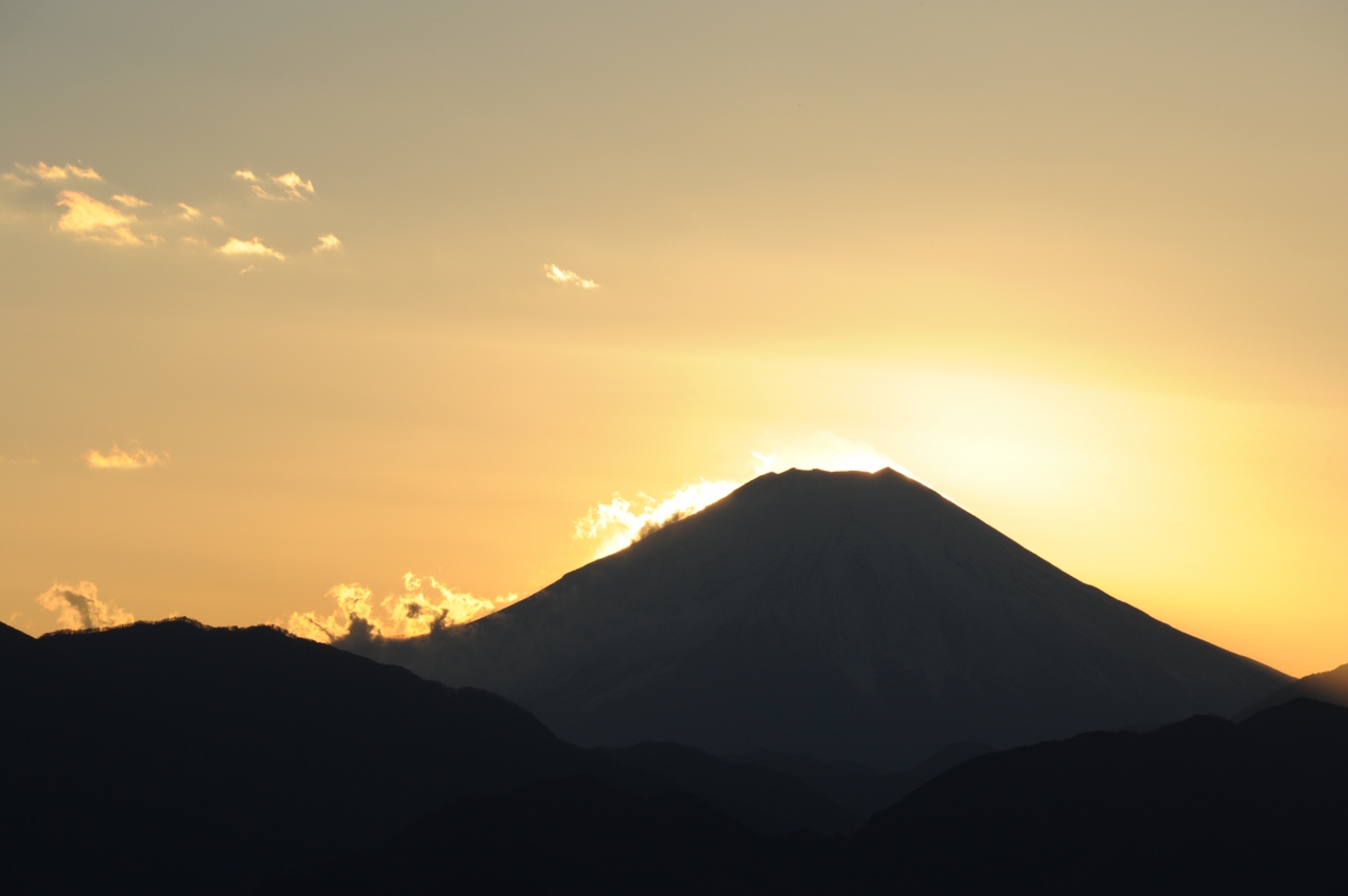 小仏城山から高尾山 富士山山頂に沈む夕陽を見る 高尾 八王子 東京 の旅行記 ブログ By どーもくんさん フォートラベル