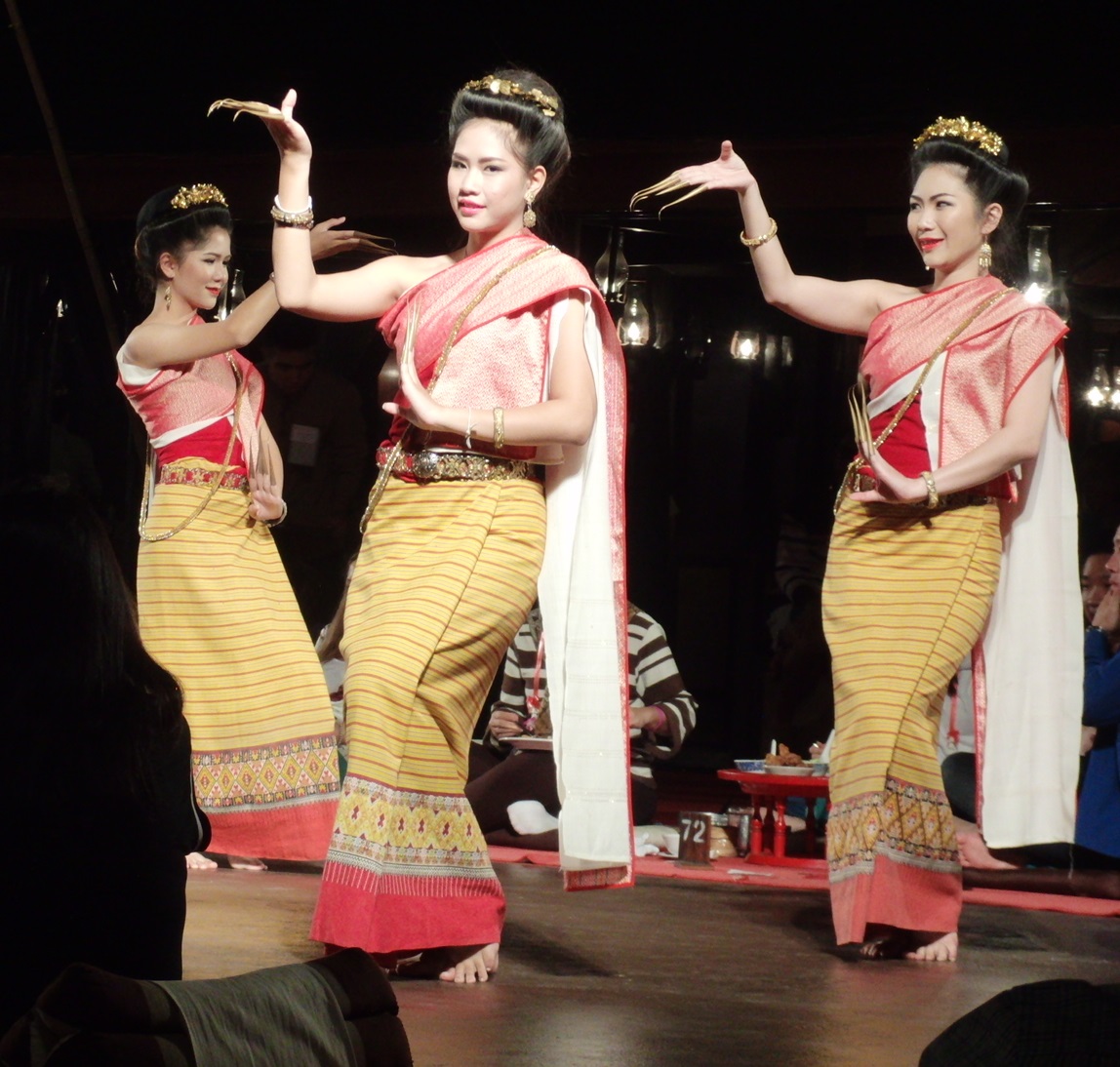チェンマイ最後の夕べ ラリンジンダ ウェルネスでスパ Rarinjinda Spa Wellness カントーク ディナー Old Chiangmai Cultural Center 12 22夕方 夜 チェンマイ タイ の旅行記 ブログ By Tom Sawyerさん フォートラベル