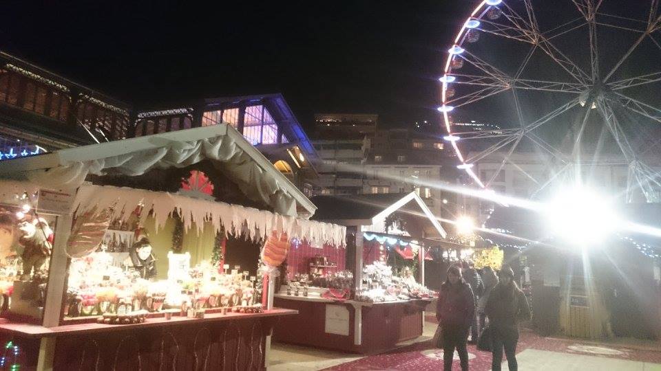 サンタが湖の上を飛ぶ モントルーのクリスマス マーケット スイス情報 Com モントルー スイス の旅行記 ブログ By Swissjoho Comさん フォートラベル サンタが湖の上を飛ぶ モントルーのクリスマス マーケット スイス情報 Com モントルー スイス の旅行記 ブログ By Swissjoho Comさん フォートラベル