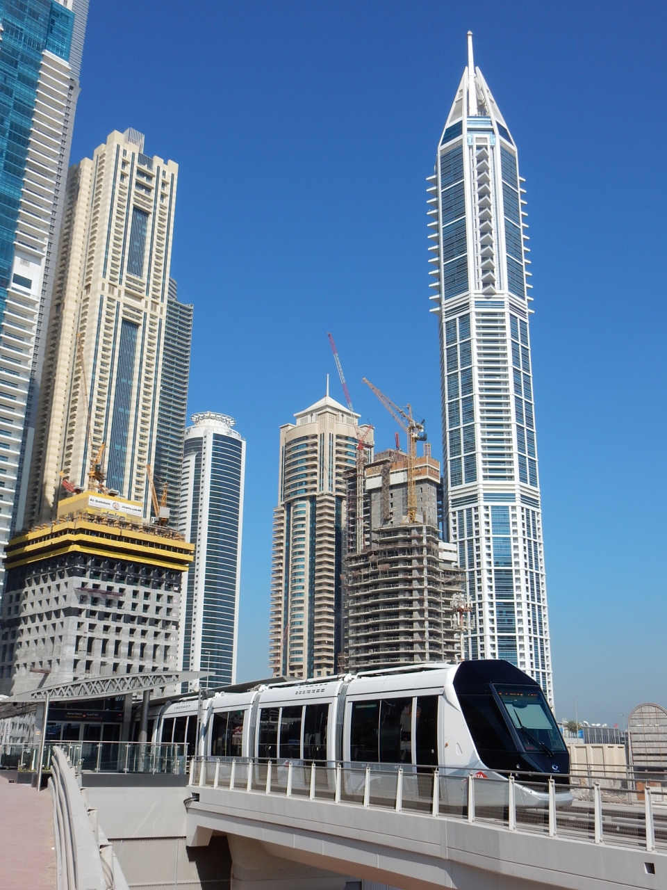 世界最長の無人運転メトロと全線架線レストラム ドバイ アラブ首長国連邦 の旅行記 ブログ By もぐらさん フォートラベル 世界最長の無人運転メトロと全線架線レストラム ドバイ アラブ首長国連邦 の旅行記 ブログ By もぐらさん フォートラベル