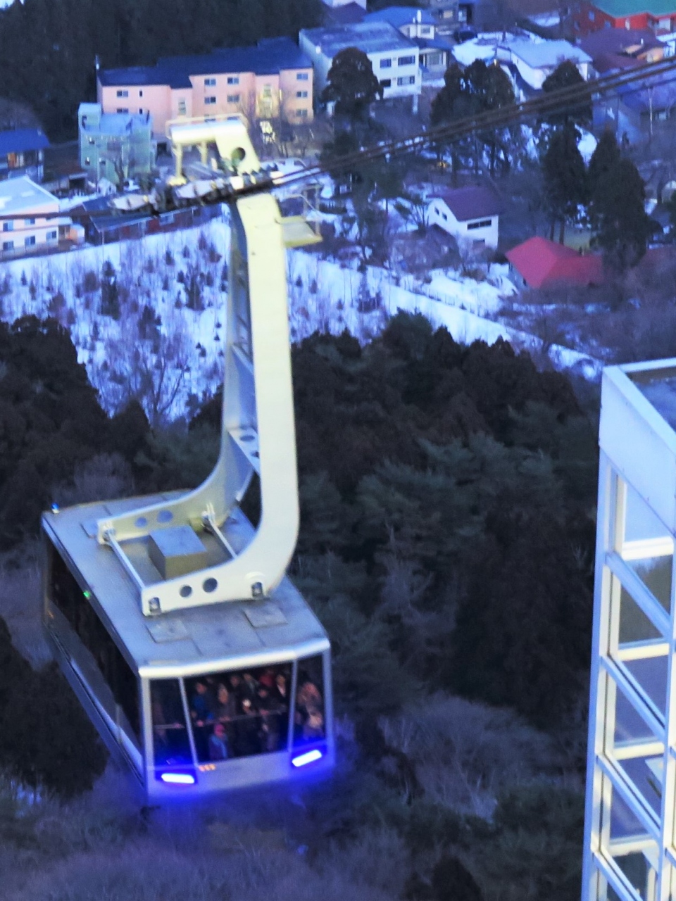 函館02 函館山ロープウェイ 山麓駅まで徒歩で 山頂駅まで3分 278ｍ上り 函館 北海道 の旅行記 ブログ By マキタン２さん フォートラベル