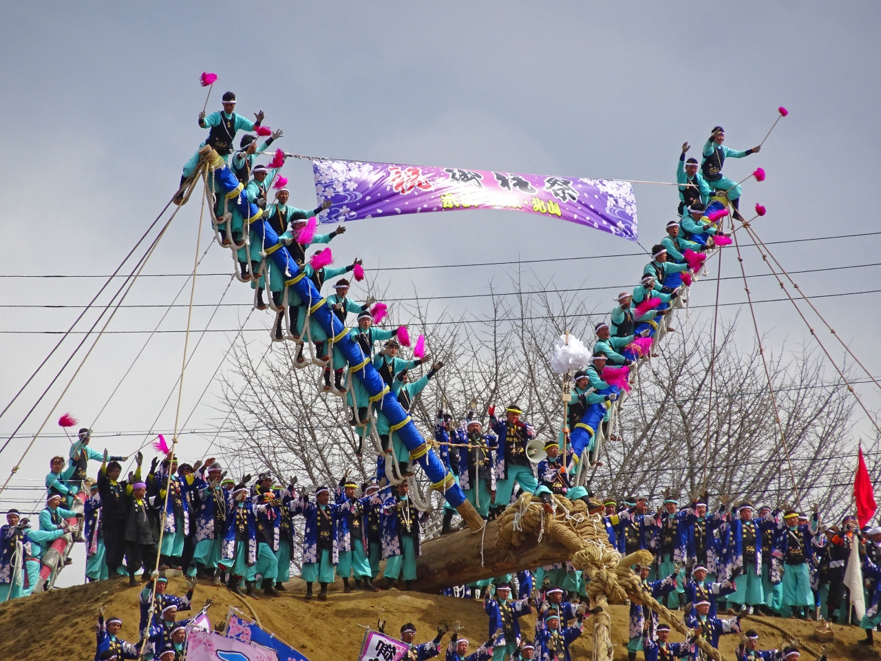 祭りだ 祭りだ 七年に一度 諏訪大社の御柱祭 勇ましさと華やかさと 上社の 木落し 茅野 長野県 の旅行記 ブログ By コージ さん フォートラベル 祭りだ 祭りだ 七年に一度 諏訪大社の御柱祭 勇ましさと華やかさと 上社の 木落し 茅野 長野県 の旅行記 ブログ By コージ さん フォートラベル