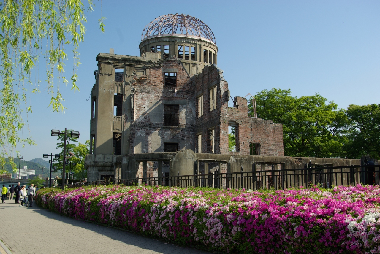 原爆ドームをぐるっと一周してみました 繁華街のすぐそばにあるんだなと実感 ｓｌまでありました 広島市 広島県 の旅行記 ブログ By ミズ旅撮る人さん フォートラベル