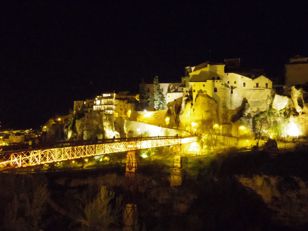 オランダ スペイン 花の旅 No ８ クエンカのパラドールと夜の旧市街 クエンカ スペイン の旅行記 ブログ By 夏への扉さん フォートラベル