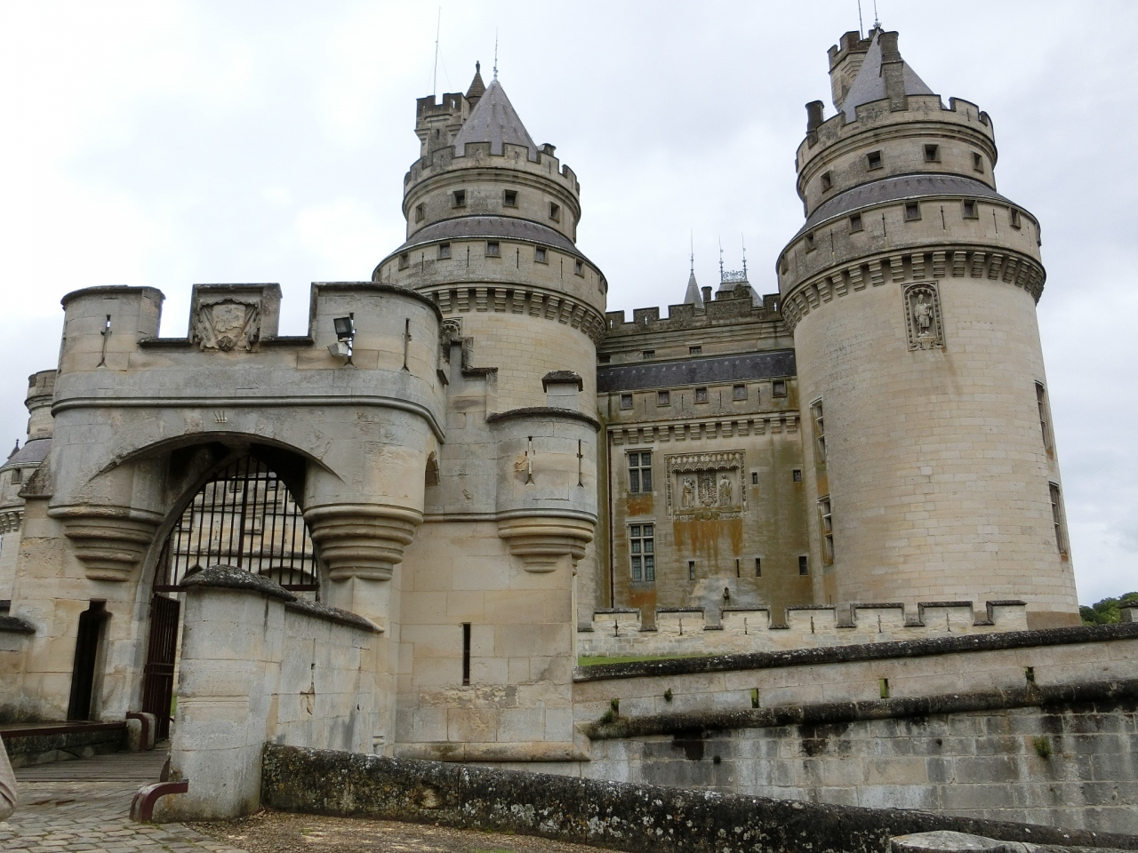 東フランスの田舎とパリを楽しむ８日間 1 ｼｬﾝﾊﾟﾝｶｰﾌﾞとﾋﾟｴｰﾙﾌｫﾝ城 ピエールフォン フランス の旅行記 ブログ By ｱﾄﾘｴﾏﾏさん フォートラベル