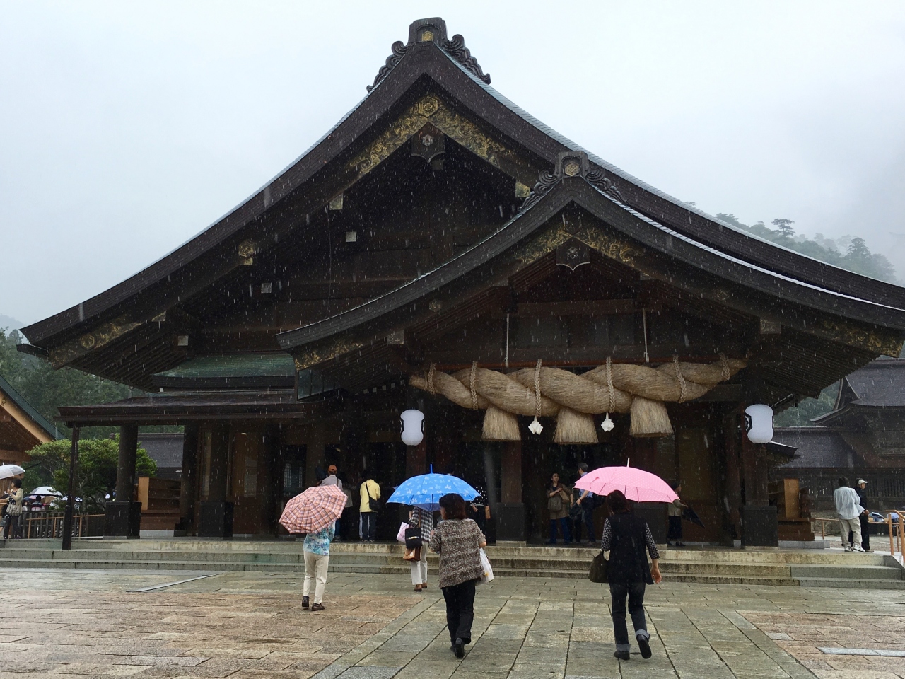 雨の出雲大社 出雲市 島根県 の旅行記 ブログ By ももいろぱんださん フォートラベル