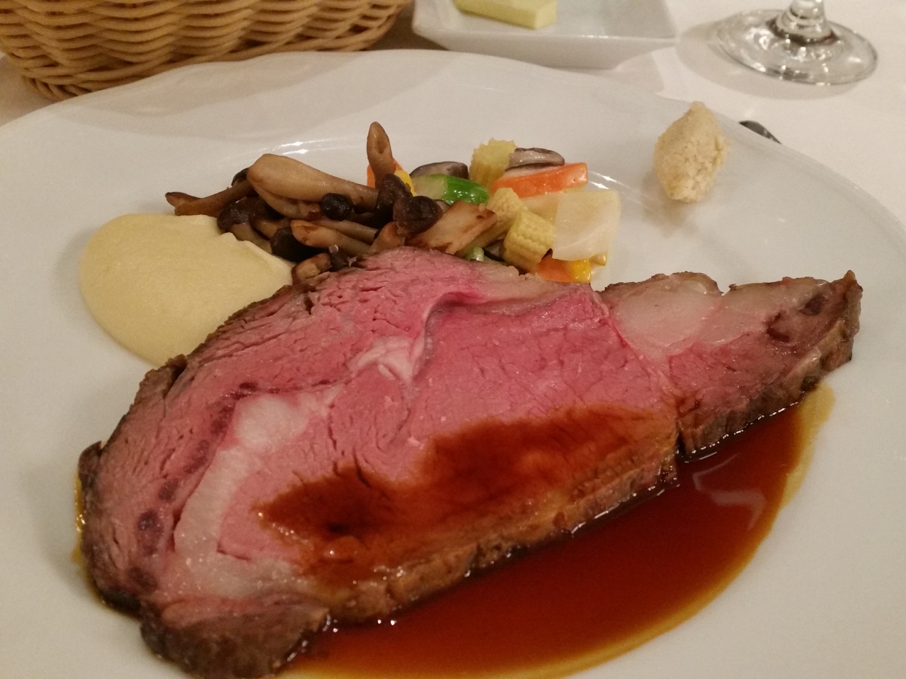 16 07東京 グルメ 帝国ホテル ラブラスリー ランチ 丸の内ディンドン ハンバーグ 羽田空港第1ビル 銀座 有楽町 日比谷 東京 の旅行記 ブログ By Emily121さん フォートラベル
