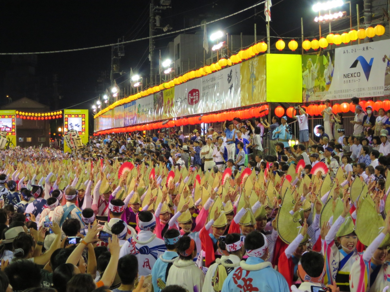16 べっぴん二拍子 夏盛り 徳島阿波踊り 3 3 徳島市 徳島県 の旅行記 ブログ By Ichiroさん フォートラベル