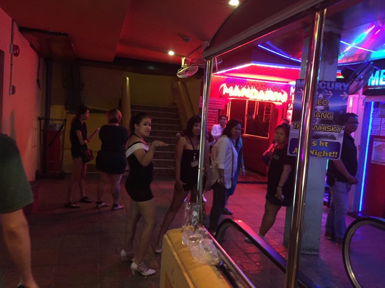 激走1800km 中国 ラオス タイ深夜バスの旅16 8 バンコク最終夜 ナイトスポット中心 バンコク タイ の旅行記 ブログ By おぷさん フォートラベル 激走1800km 中国 ラオス タイ深夜バスの旅16 8 バンコク最終夜 ナイトスポット中心 バンコク タイ の旅行記 ブログ By おぷさん フォートラベル