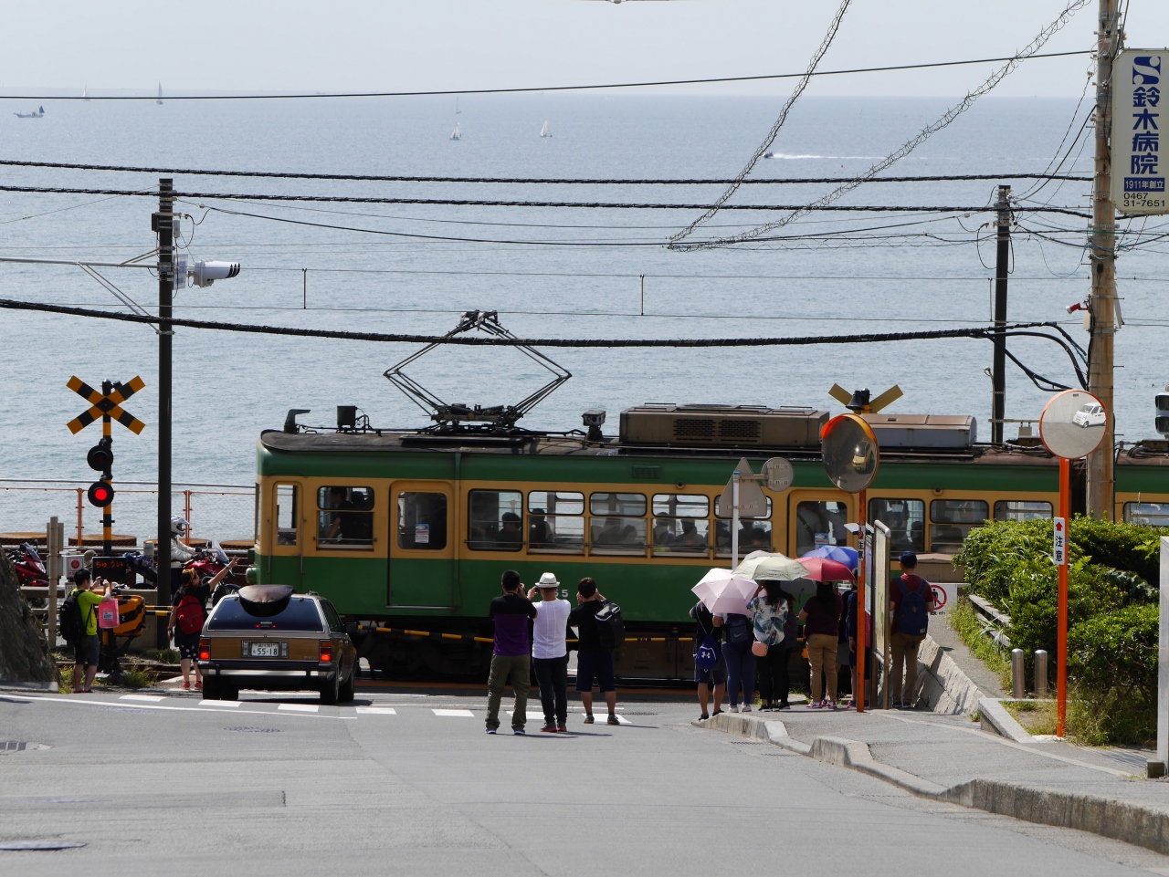 湘南 日本一有名な踏切 江ノ電 鎌倉高校駅前 初秋の県立フラワーセンター大船植物園を訪れて 藤沢 江ノ島 神奈川県 の旅行記 ブログ By Sakatomoさん フォートラベル