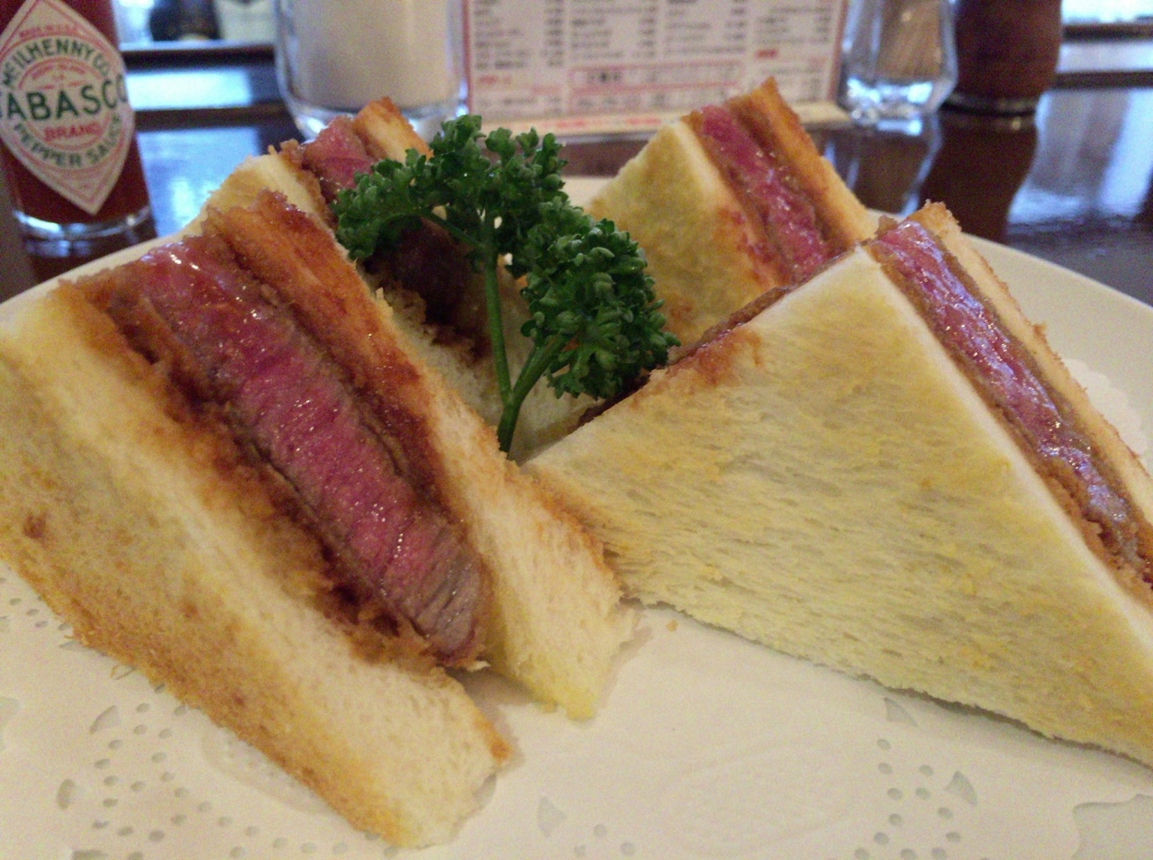 大阪ソウルフード ビーフカツサンド を食す旅 キタ 大阪駅 梅田 大阪 の旅行記 ブログ By パンガンさん フォートラベル