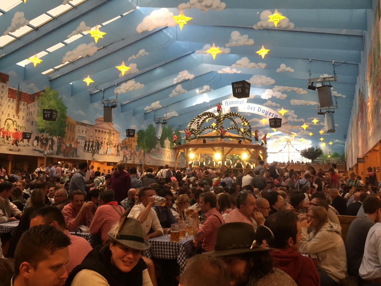 16年9月 チューリッヒからドライブしてミュンヘンまで 5 ブンデスリーガとオクトーバーフェスト ミュンヘン ドイツ の旅行記 ブログ By Zumo De Naranjaさん フォートラベル 16年9月 チューリッヒからドライブしてミュンヘンまで 5 ブンデスリーガとオクトーバーフェスト ミュンヘン ドイツ の旅行記 ブログ By Zumo De Naranjaさん フォートラベル