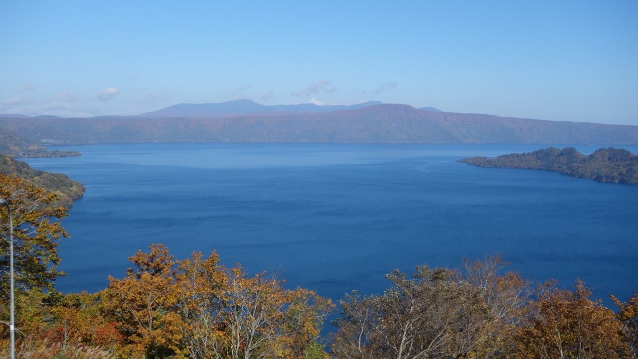 発荷峠から十和田湖を見下す 天気が良くてすばらしい眺めでした 鹿角 小坂 秋田県 の旅行記 ブログ By Nomonomoさん フォートラベル