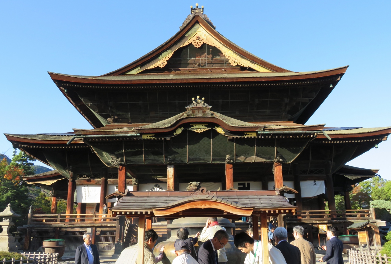 16秋 紅葉の善光寺 信濃巡り 8 13 10月24日 8 大本願 本堂 六地蔵 獅子像 善光寺 仁王門 山門 本堂 長野市 長野県 の旅行記 ブログ By 旅人のくまさんさん フォートラベル