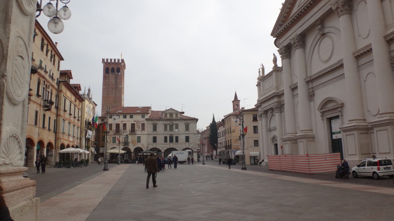北イタリアの珠玉の街々 ４７ バッサーノ デル グラッパ 蒸留酒グラッパの街歩き その他の都市 イタリア の旅行記 ブログ By Hn11さん フォートラベル