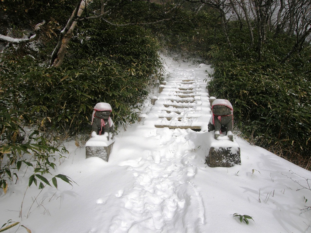 猛吹雪の那須岳 茶臼岳 登山と那須温泉で山の会の忘年会 那須 栃木県 の旅行記 ブログ By いっちゃんさん フォートラベル 猛吹雪の那須岳 茶臼岳 登山と那須温泉で山の会の忘年会 那須 栃木県 の旅行記 ブログ By いっちゃんさん フォートラベル
