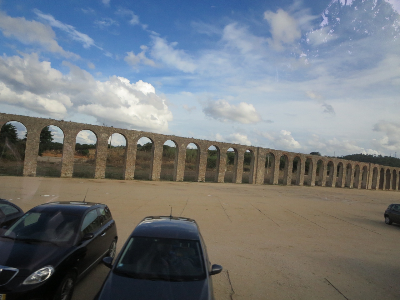 金平糖の故郷ポルトガル ちょこっとスペイン８日間 その１４ オビドス 水道橋 城壁など 手すりの無い城壁は怖いよ オビドス ポルトガル の旅行記 ブログ By ガブリエラさん フォートラベル
