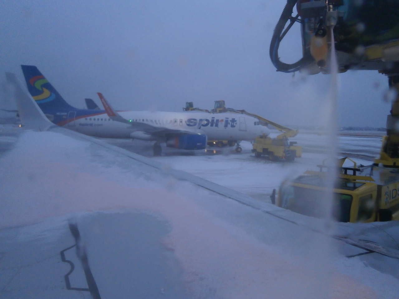 ２０１６冬季ホリディ 雪の空港 デトロイト アメリカ の旅行記 ブログ By 青山蒼渓さん フォートラベル