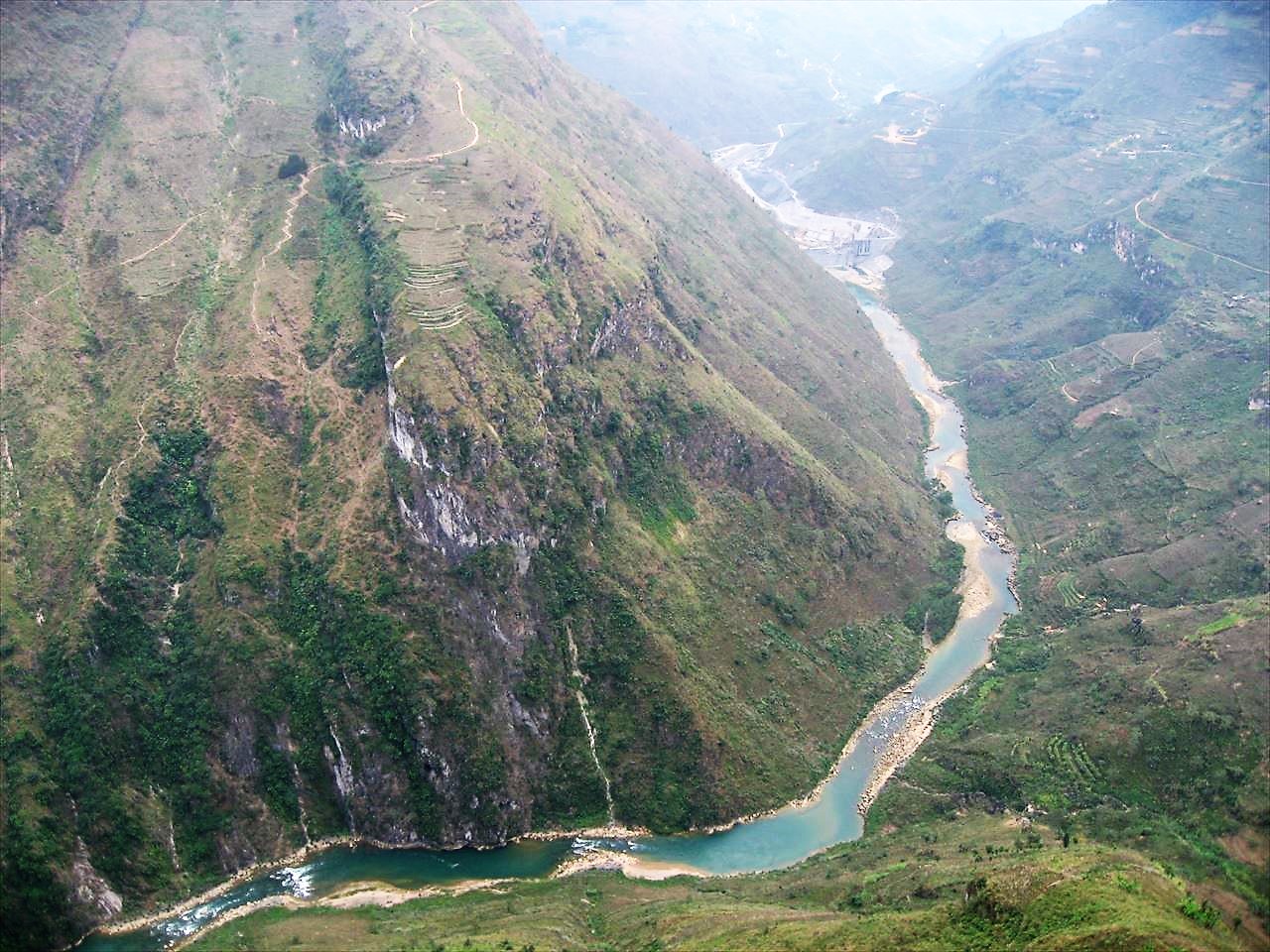 ハジャン(Ha Giang)の山岳地帯へバスツアー旅