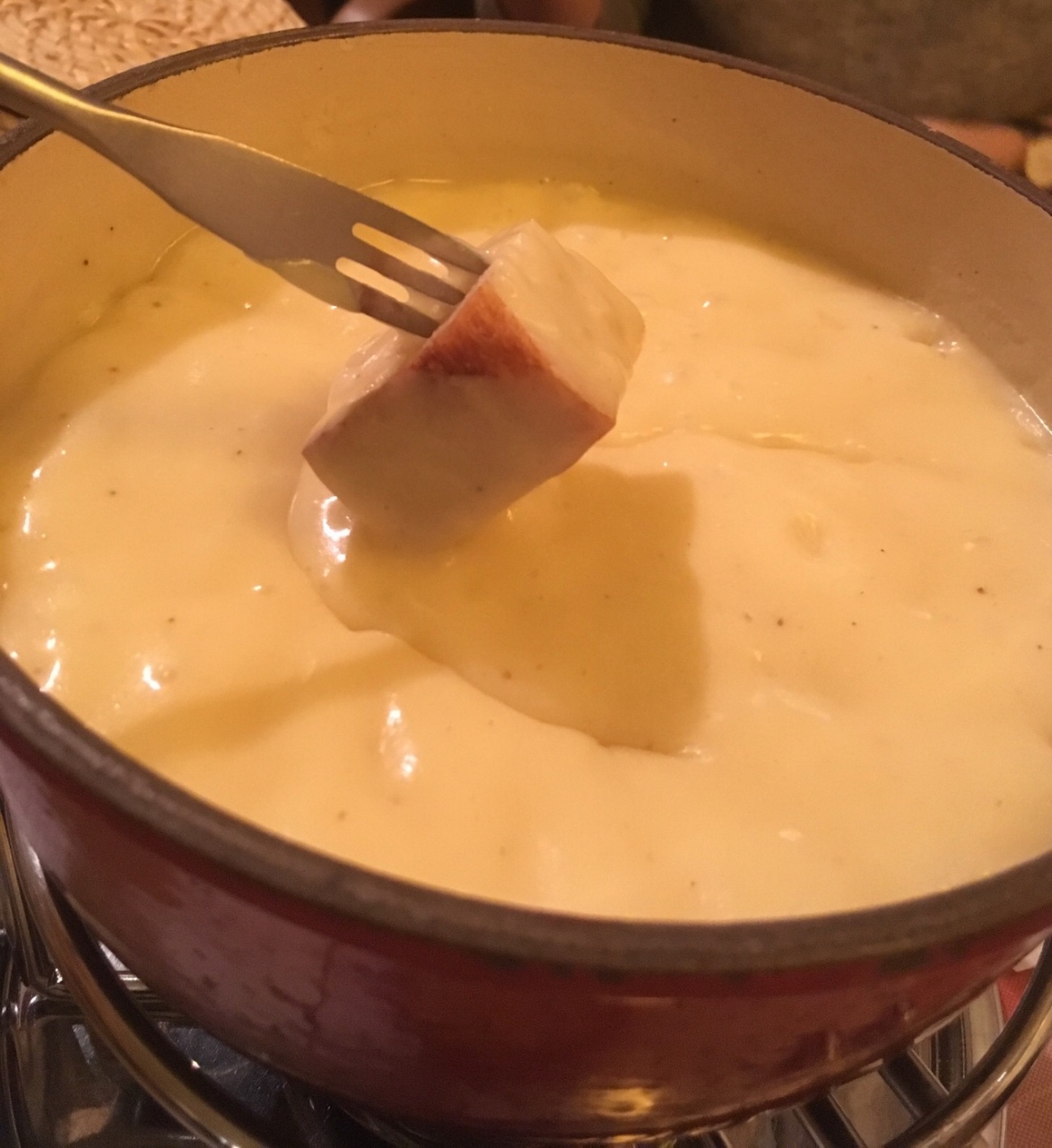 チーズフォンデュの名店raclette Stubeに行ってみた チューリッヒ スイス の旅行記 ブログ By Ellieさん フォートラベル