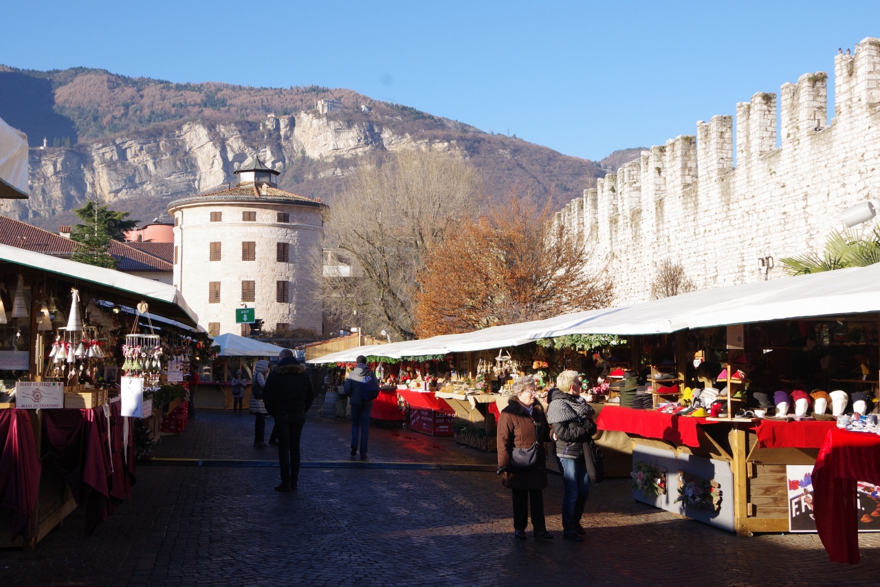 イタリア トレントのクリスマス 朝 ２０１６年１０か所のクリスマスマーケットの旅 １２ トレント イタリア の旅行記 ブログ By ミズ旅撮る人さん フォートラベル
