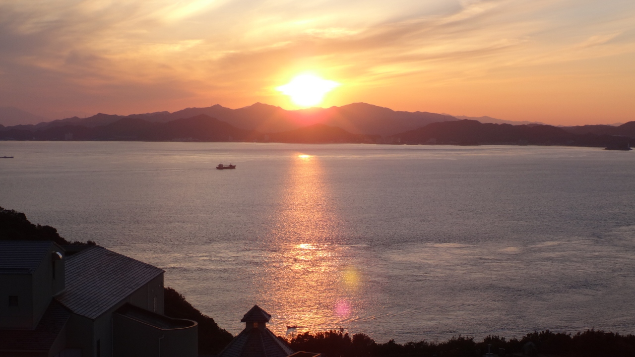 淡路島のトラフグ 昨年のリベンジ １３ ホテルニューアワジプラザ淡路島 夕焼けと夕食後就寝まで 上巻 淡路島 兵庫県 の旅行記 ブログ By Hn11さん フォートラベル