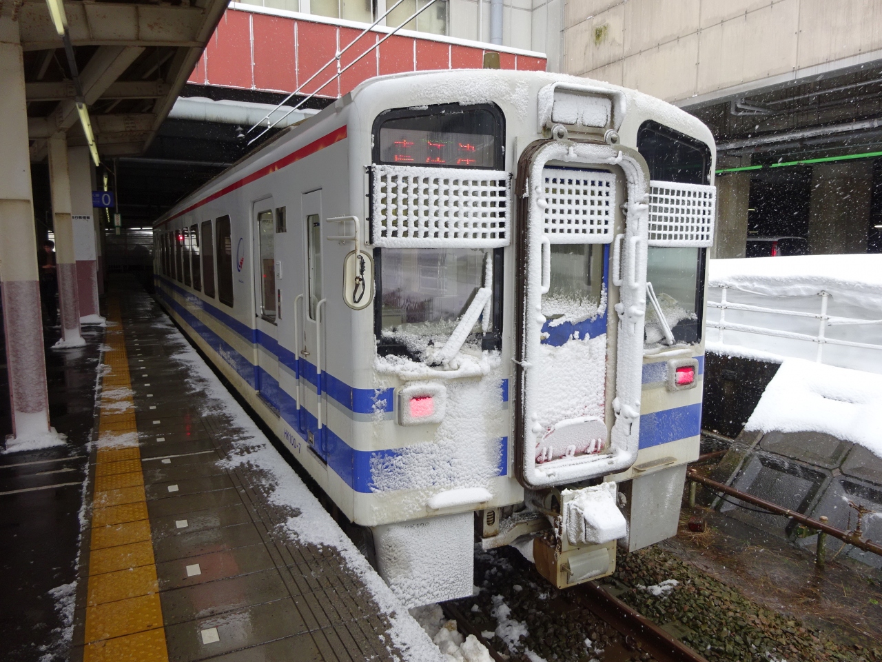 冬のほくほく線 飯山線 その１ ほくほく線 超快速 で直江津へ 上越 直江津 新潟県 の旅行記 ブログ By ucyanさん フォートラベル