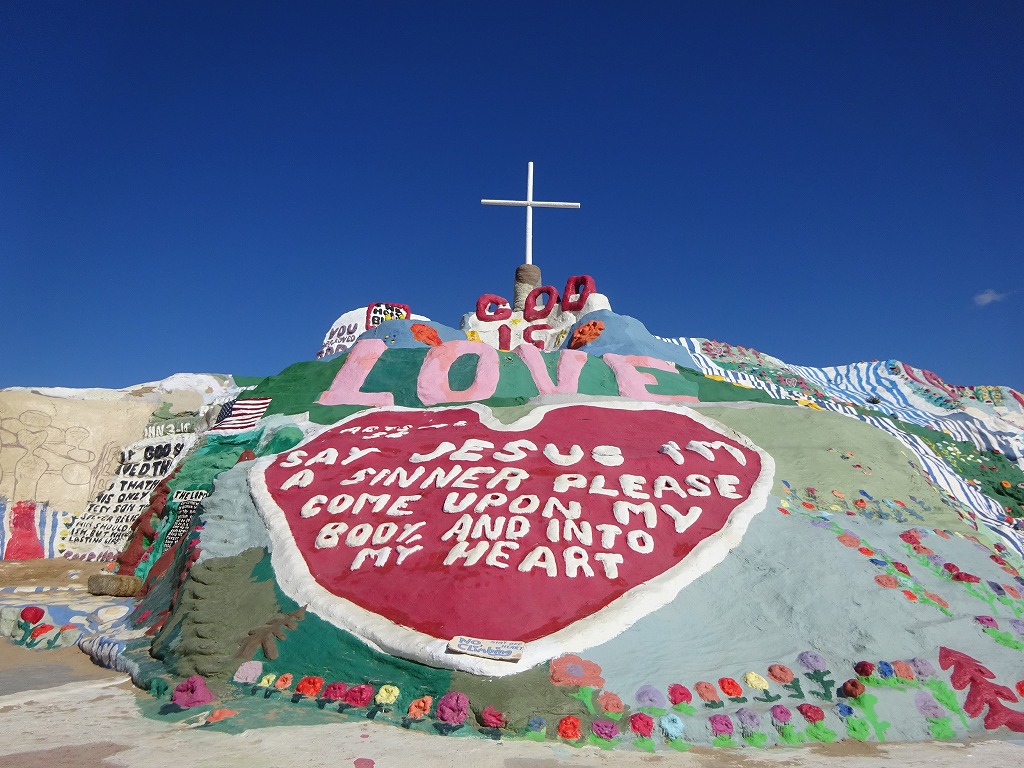 All Need Is Love Salvation Mountain フェニックスからロス サルベーション マウンテン カリフォルニア州 アメリカ の旅行記 ブログ By Gutereiseさん フォートラベル