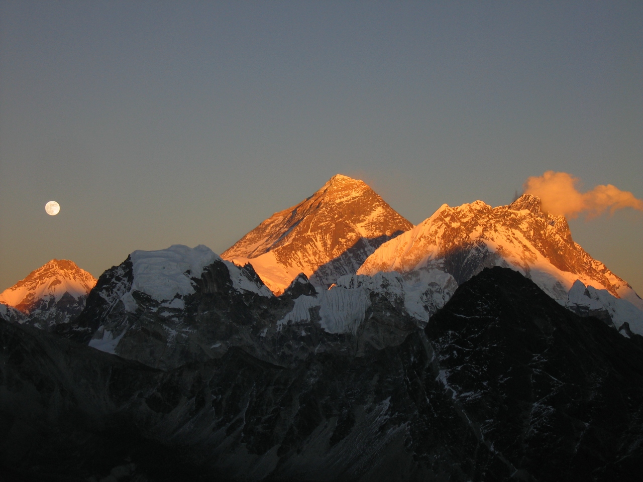 ゴーキョな思い出 ３ エベレストから昇る満月の正体 エベレスト山周辺 ネパール の旅行記 ブログ By ほいみさん フォートラベル