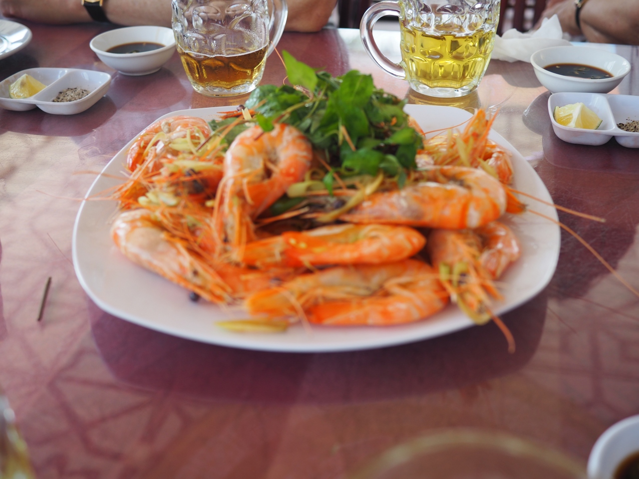 17年3月 ベトナム ダナン ビーチに行ってエビを食べます ダナン ベトナム の旅行記 ブログ By メンデル親父さん フォートラベル