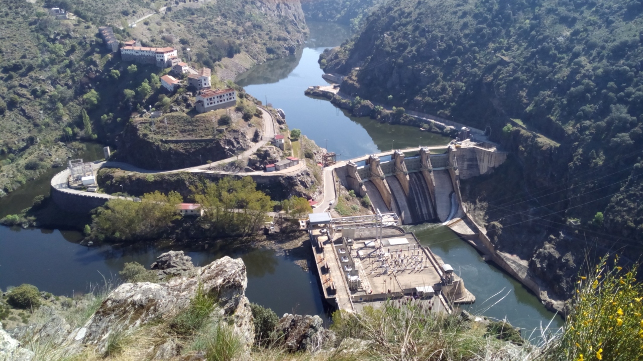 春のドゥエロ ドウロ川渓谷 自然と巨大建築物 4 カスティーリャ レオン地方 スペイン の旅行記 ブログ By Pinokoさん フォートラベル 春のドゥエロ ドウロ川渓谷 自然と巨大建築物 4 カスティーリャ レオン地方 スペイン の旅行記 ブログ By Pinokoさん フォートラベル