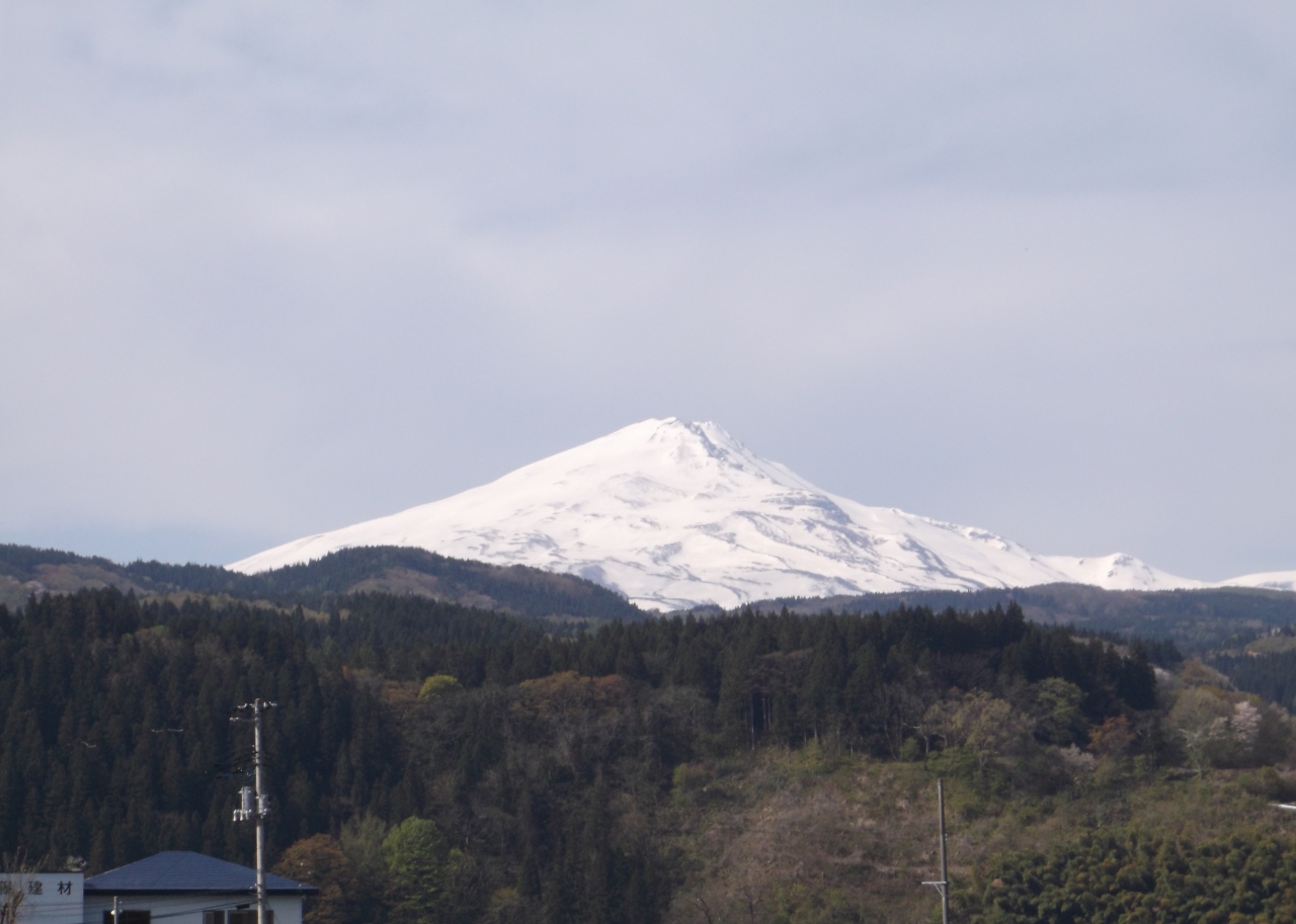 富士山のように雪をかぶった鳥海山 秋田県 を撮りました 鳥海 由利 秋田県 の旅行記 ブログ By Fuji26さん フォートラベル