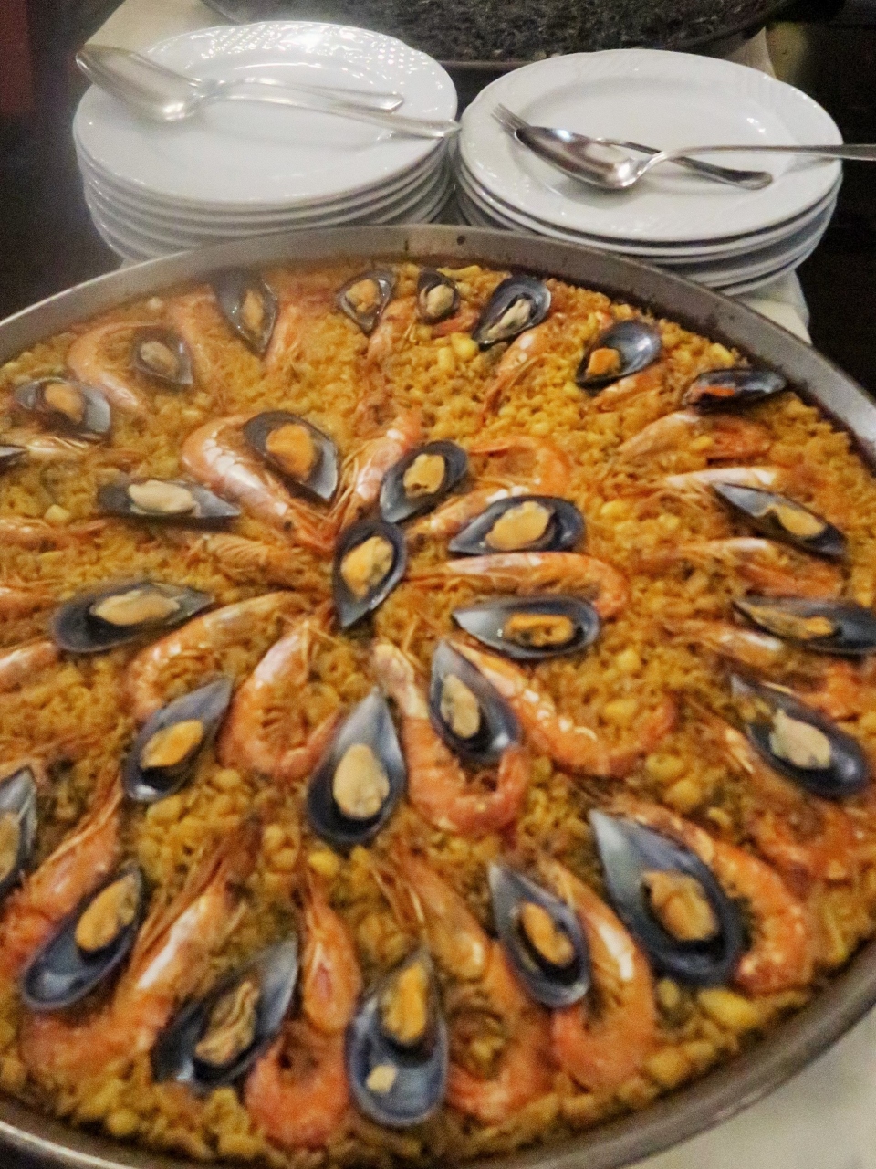 Spain57 マドリードe パエリア専門店 海鮮 イカ墨 二種賞味 30人前を取り分け マドリード スペイン の旅行記 ブログ By マキタンさん フォートラベル Spain57 マドリードe パエリア専門店 海鮮 イカ墨 二種賞味 30人前を取り分け マドリード スペイン の旅行記 ブログ By マキタンさん フォートラベル