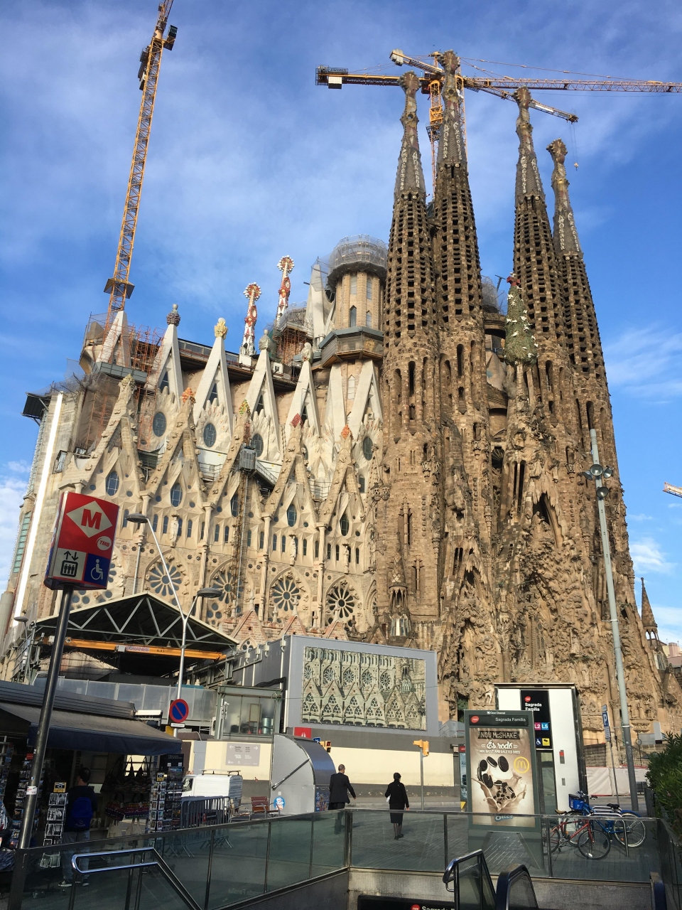 バルセロナの１日 まずはサグラダ ファミリア 三年に一度 50代の三人旅 バルセロナ スペイン の旅行記 ブログ By ひろろさん フォートラベル