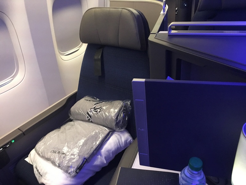 ユナイテッド航空のb 777 300の新しいポラリスビジネスシート サンタバーバラ アメリカ の旅行記 ブログ By Seattleさん フォートラベル