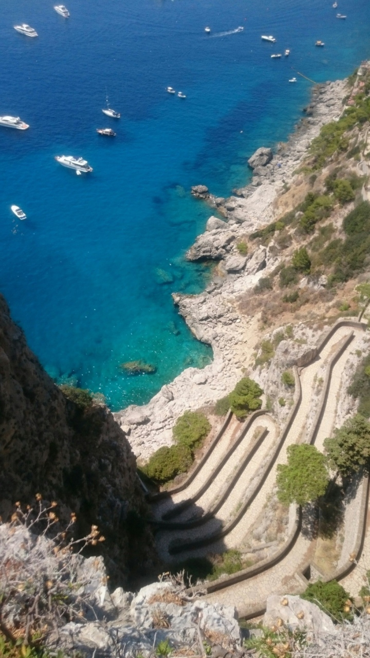 ナポリ カプリ島 ポジターノ ナポリへ姉妹旅 カプリ島 イタリア の旅行記 ブログ By 姉妹旅さん フォートラベル