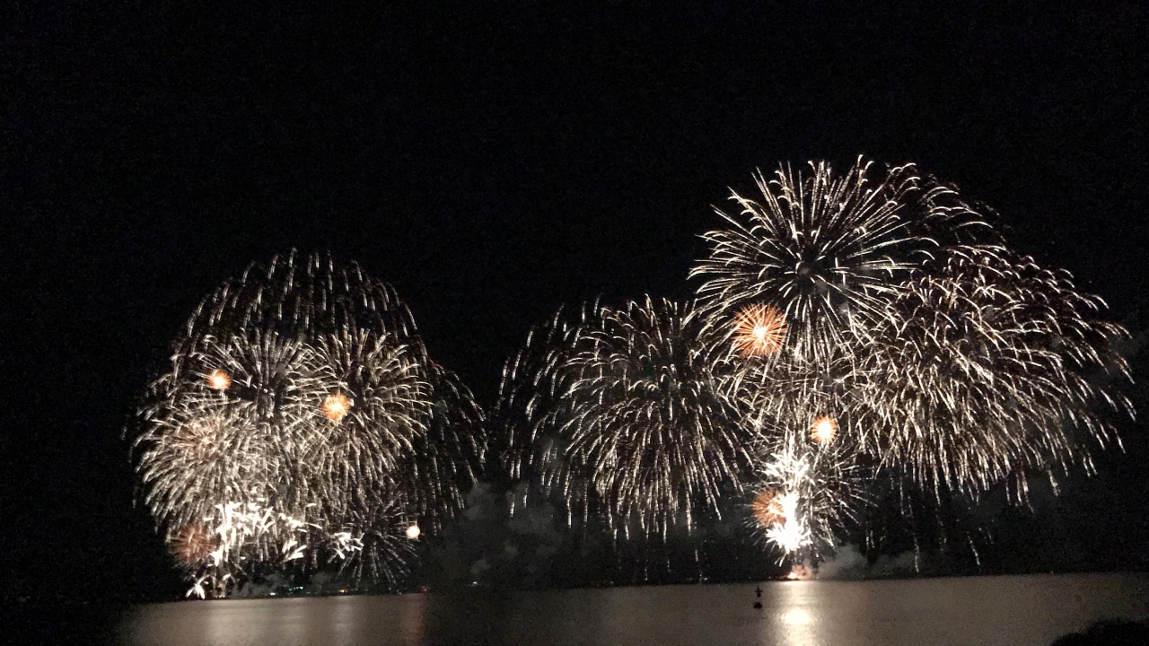 1708 04 松江水郷祭の花火大会 Fireworks In Matsue Shimane 松江 松江しんじ湖温泉 島根県 の旅行記 ブログ By Maikonさん フォートラベル