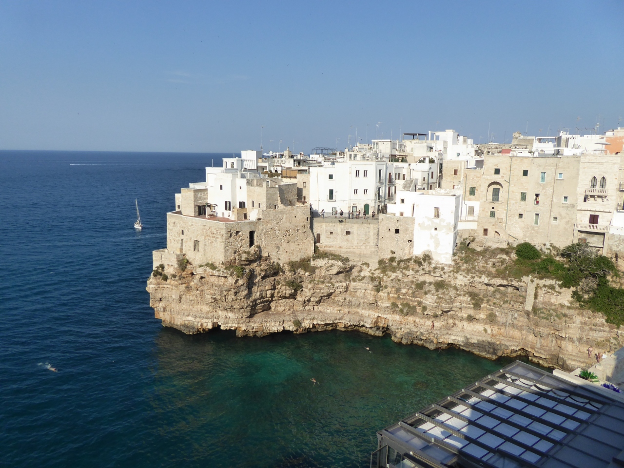 プーリア州優雅な夏バカンス Vol 第5日 Polignano A Mare Hotel Covo Dei Saraceni スイートルームのテラスで優雅にくつろぐ ポリニャーノ ア マーレ イタリア の旅行記 ブログ By コトルさん フォートラベル