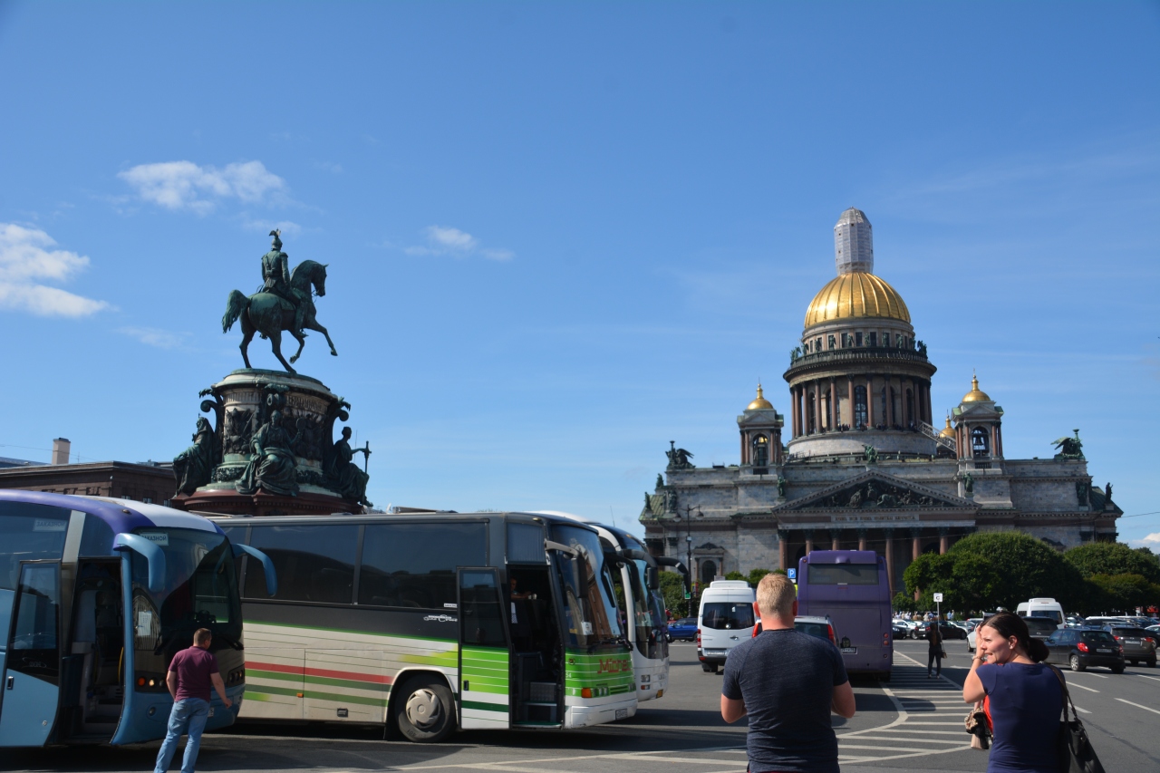 ロシア サンクトペテルブルク 3 スモーリヌイ聖堂からイサク聖堂へ サンクトペテルブルク ロシア の旅行記 ブログ By しろくまクンクンさん フォートラベル